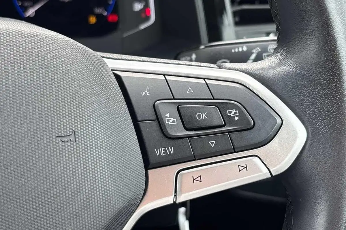 2022-volkswagen-polo-10-tsi-life-big-16