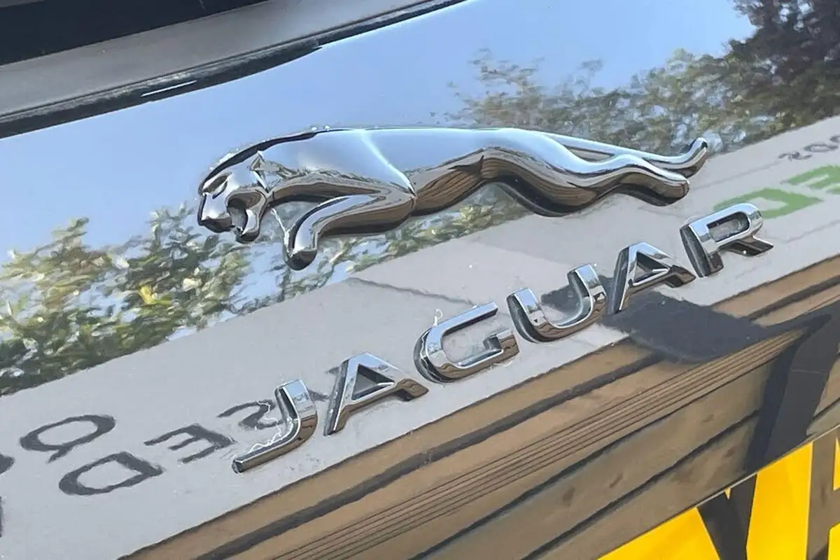 2022-jaguar-f-pace-20-p400e-r-dynamic-hse-big-44