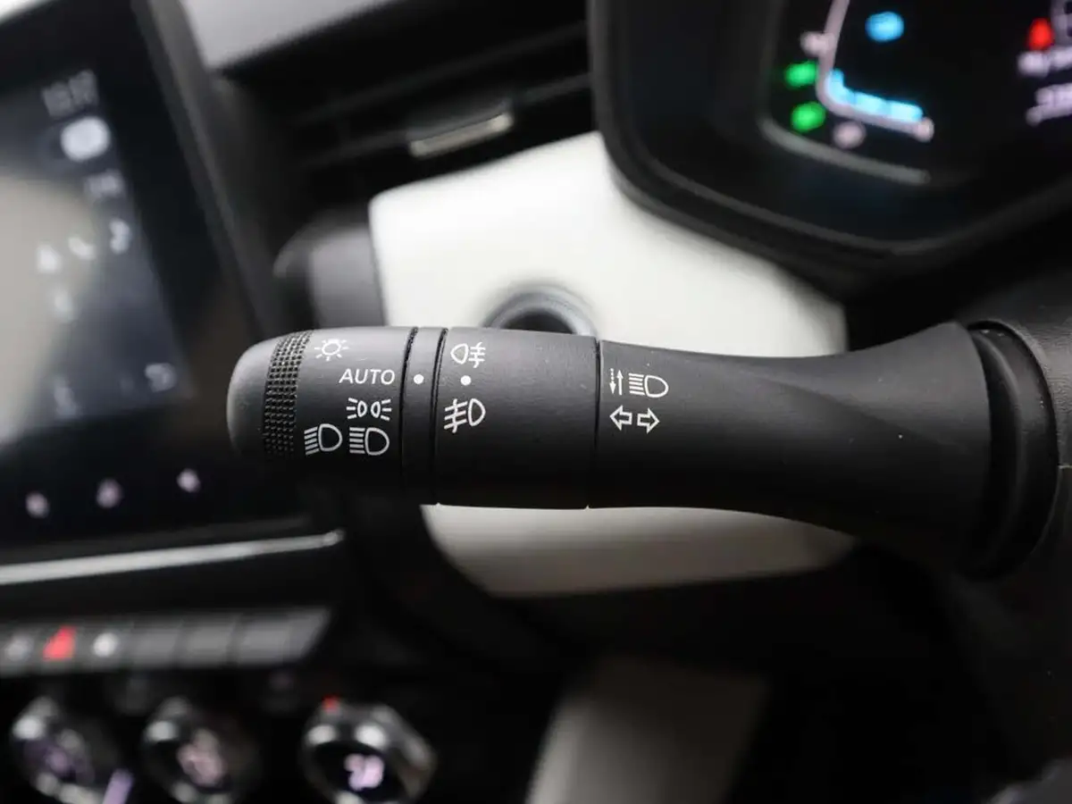 2023-renault-clio-16-techno-big-31