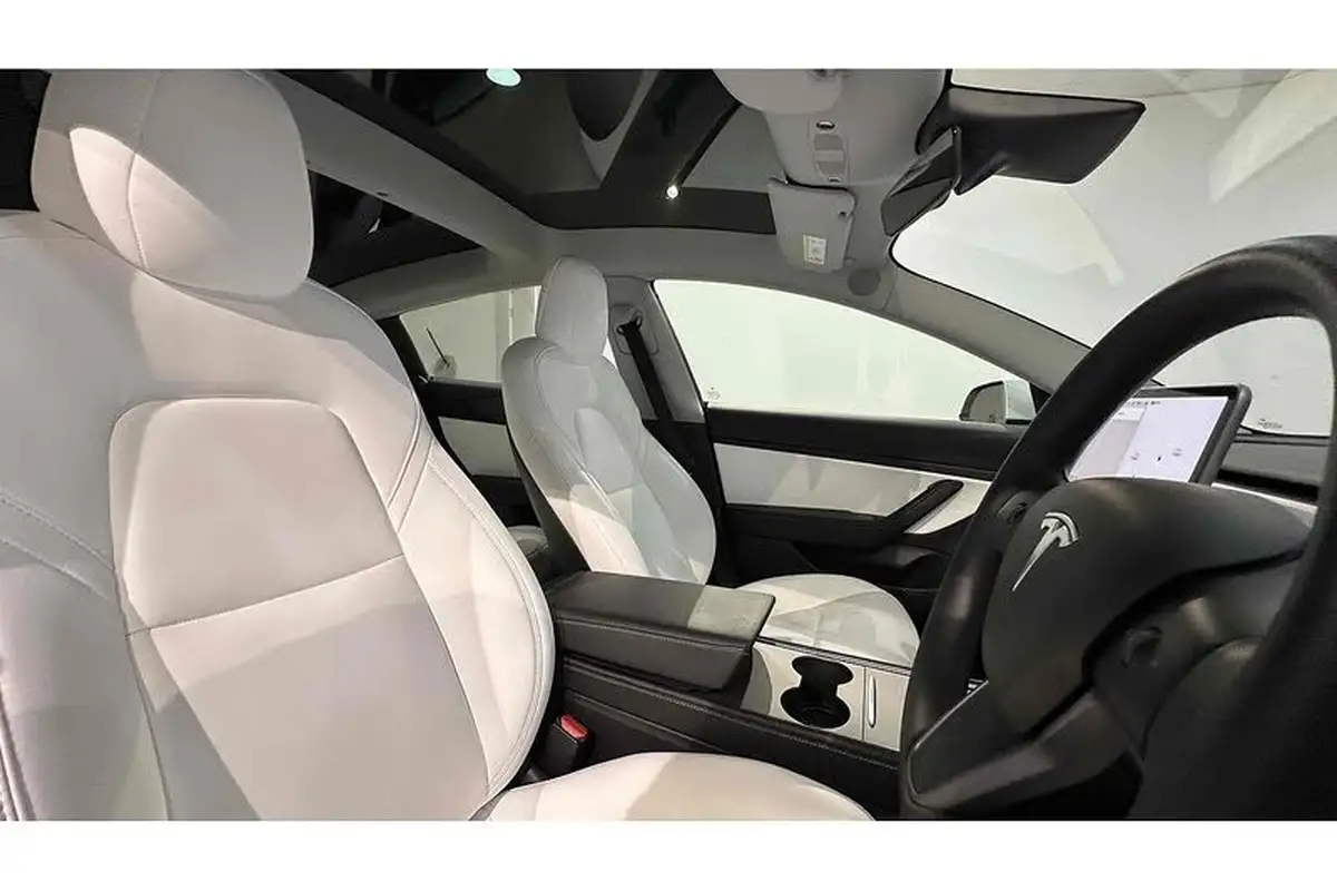 2020-tesla-model-3-e-long-range-big-35