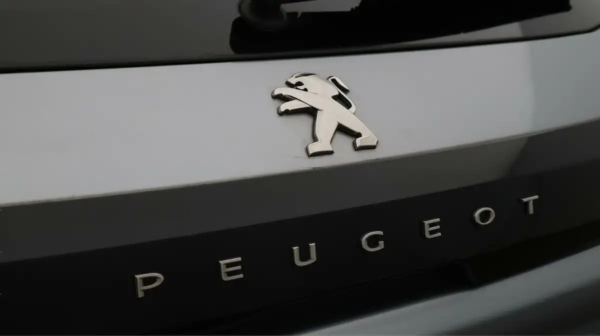 2020-peugeot-208-12-puretech-gt-line-130bhp-eat8-big-24