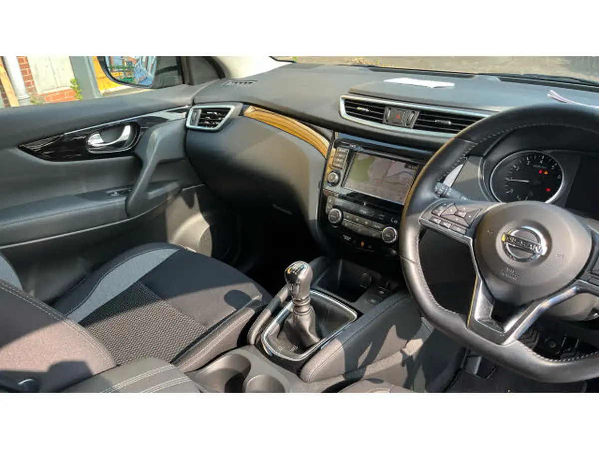 2019-nissan-qashqai-13-dig-t-acenta-premium-140ps-big-13
