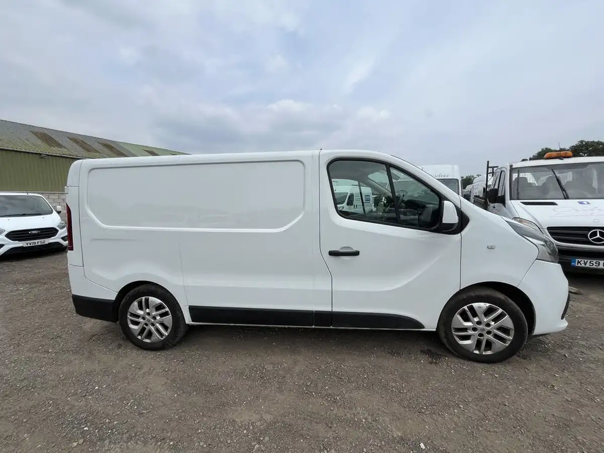 2018-renault-trafic-16dci-sl27-125-sport-nav-energy-125-e6-panel-van-big-4