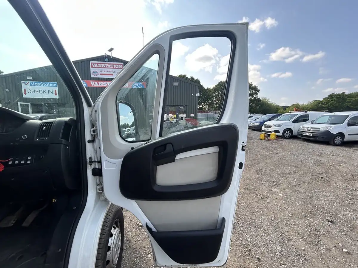 2015-citroen-relay-22td-35-l3-130-dropside-truck-big-11