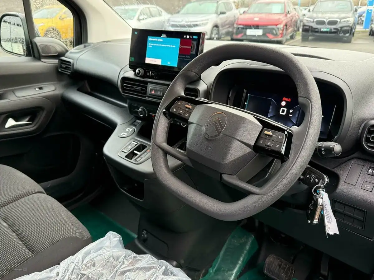 2025-citroen-berlingo-15-bluehdi-m-driver-130pseu6e-eat8-big-5