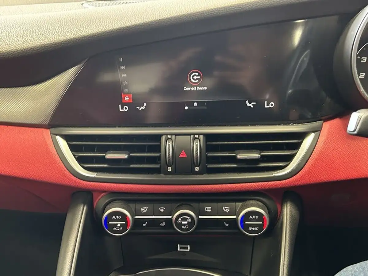 2018-alfa-romeo-giulia-20-veloce-big-45