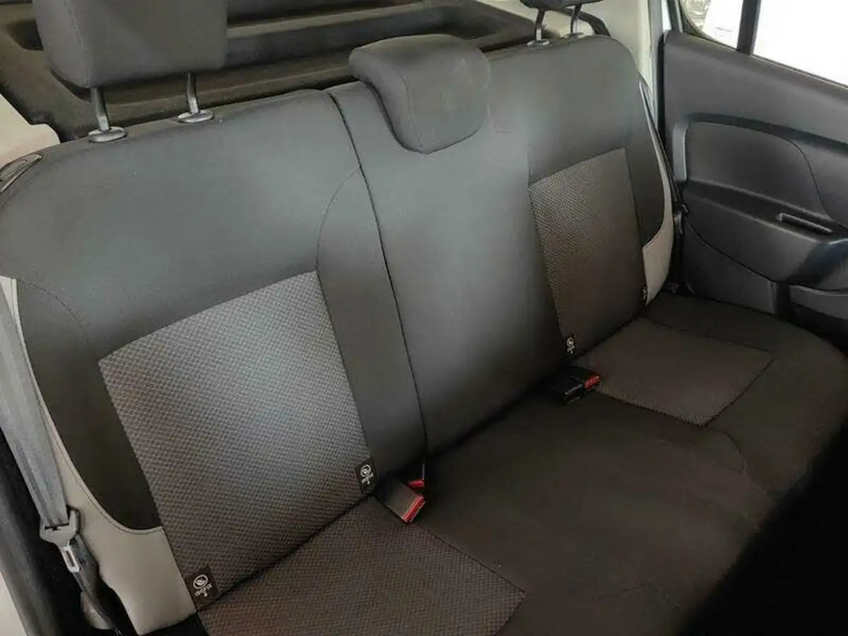 2016-dacia-sandero-12-ambiance-big-18