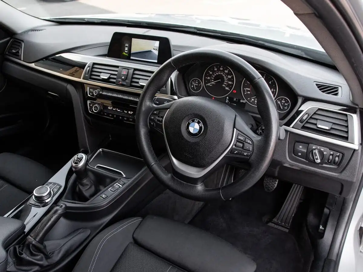 2018-bmw-3-series-20td-318d-sport-saloon-4d-big-3