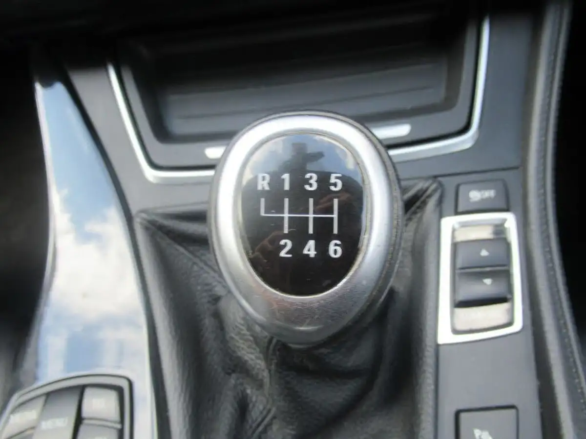 2013-bmw-5-series-20td-520d-se-184bhp-saloon-4d-big-25