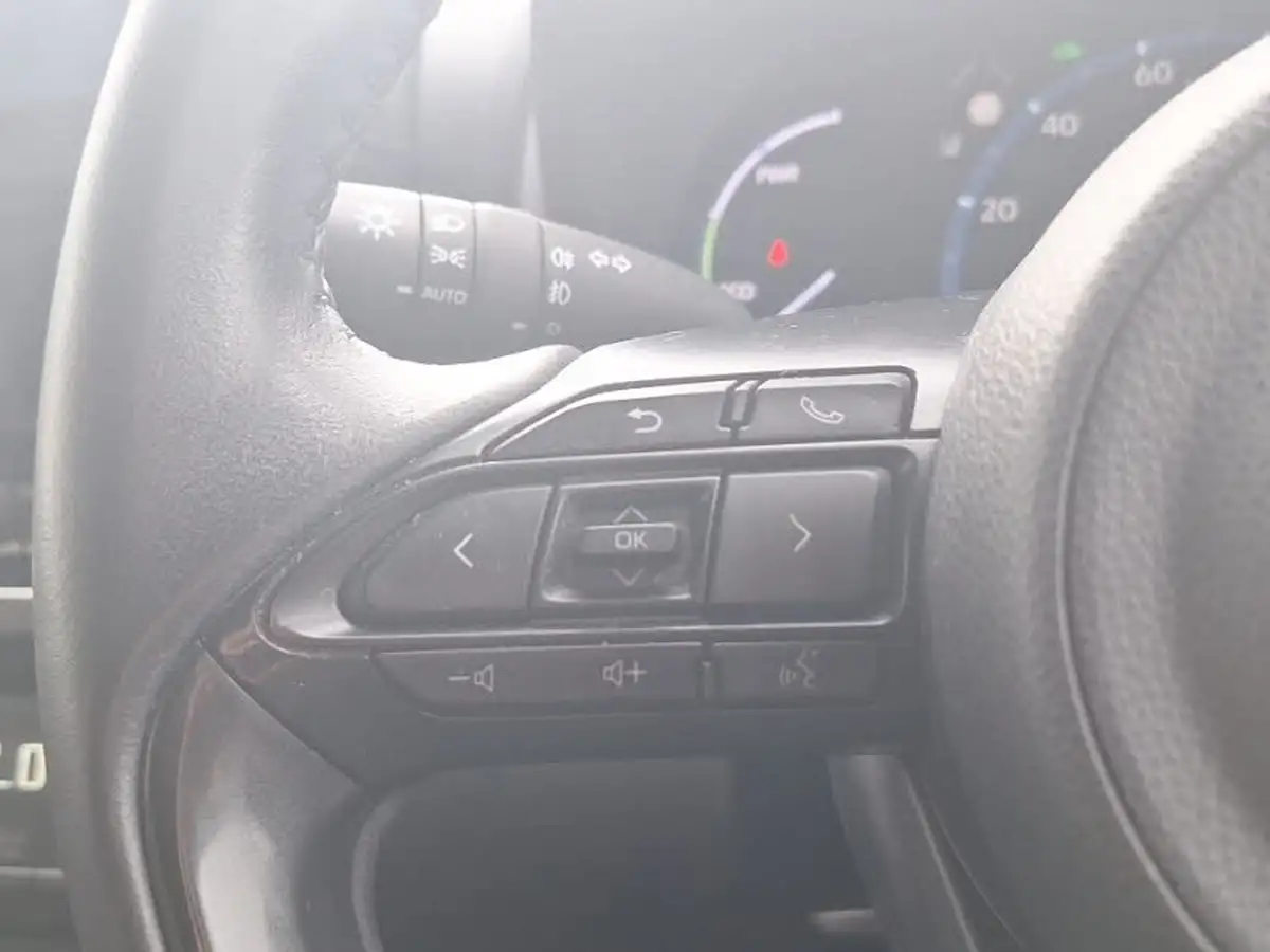 2022-toyota-yaris-15-vvt-i-design-panoramic-roof-big-15