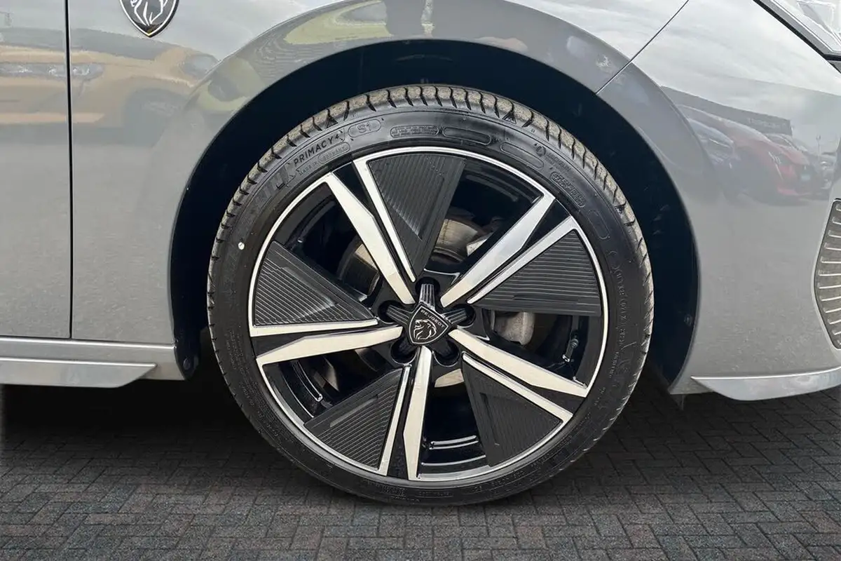 2023-peugeot-308-12-puretech-gt-130ps-ss-eat8-big-8