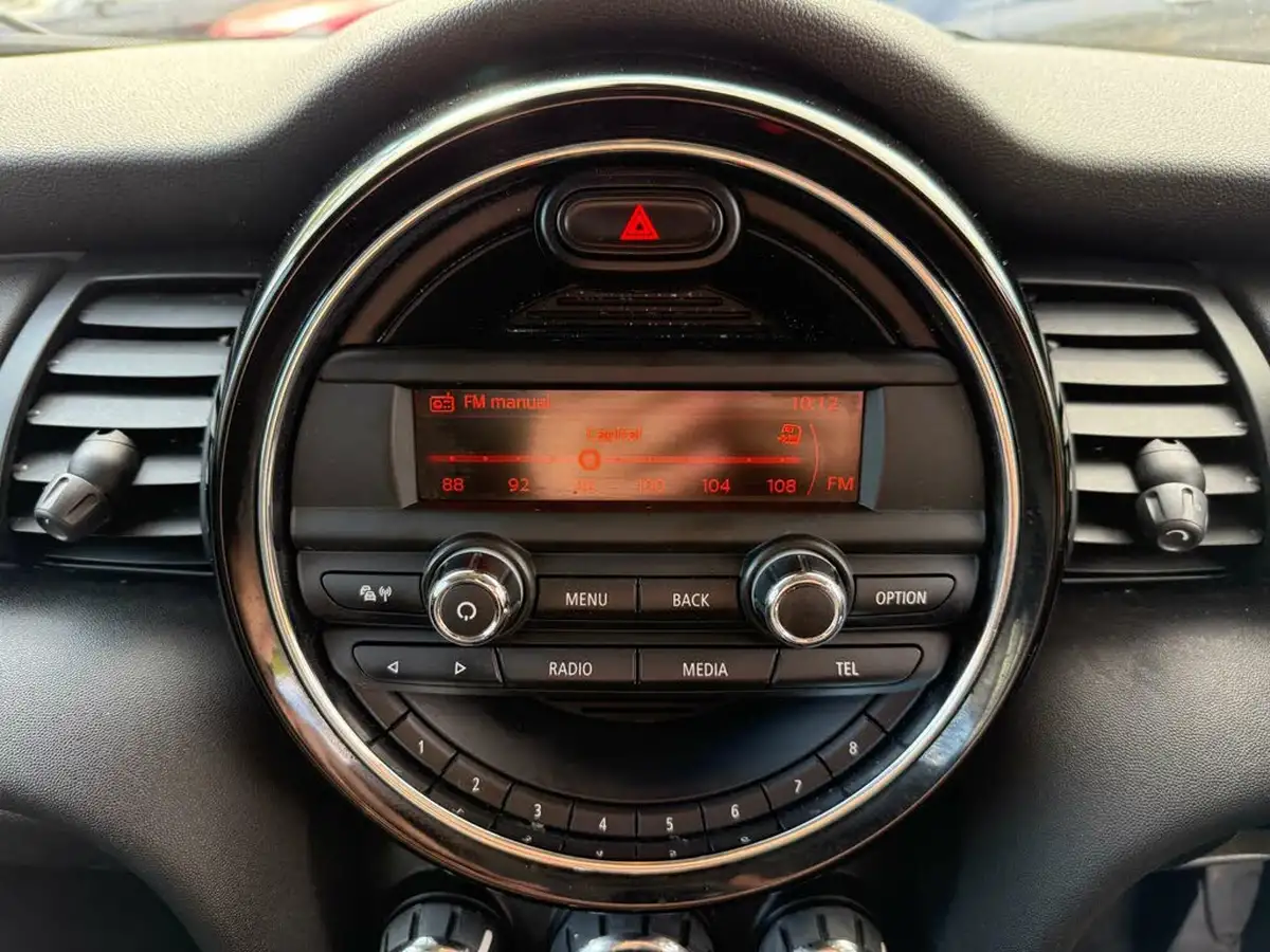 2015-mini-cooper-12-one-ss-5d-big-44