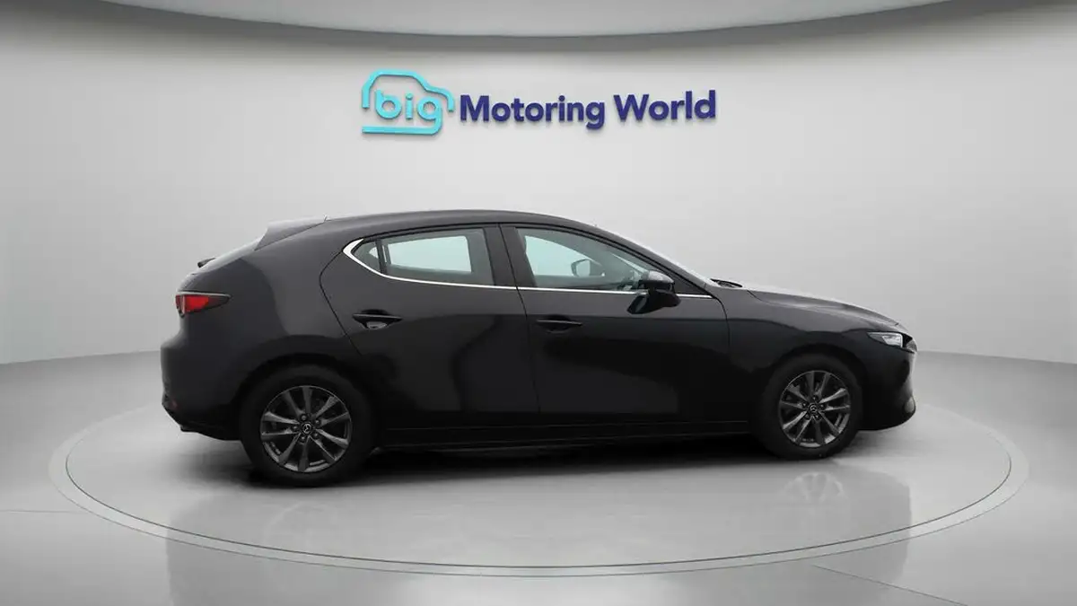 2022-mazda-mazda3-20-se-l-big-8