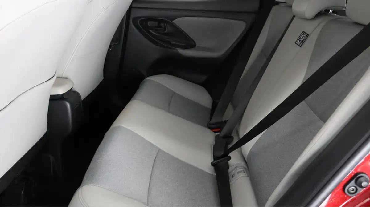 2021-toyota-yaris-15-vvt-i-excel-big-15