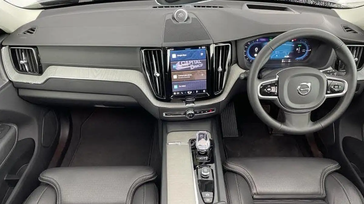 2024-volvo-xc60-20-t8-ultimate-dark-big-7