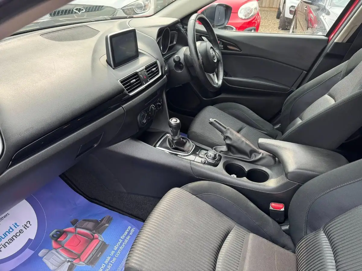 2015-mazda-mazda3-20-se-hatchback-5d-big-5