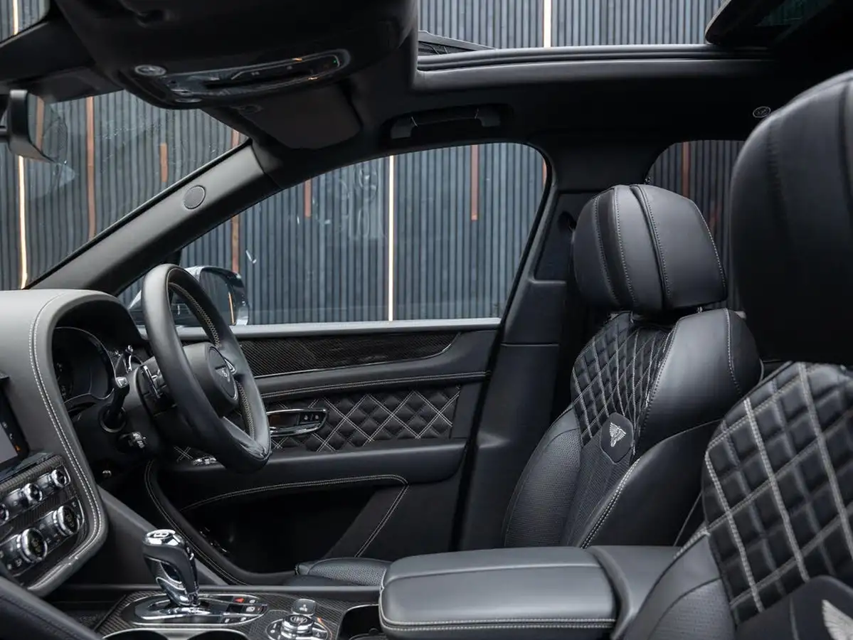 2019-bentley-bentayga-40-v8-big-47