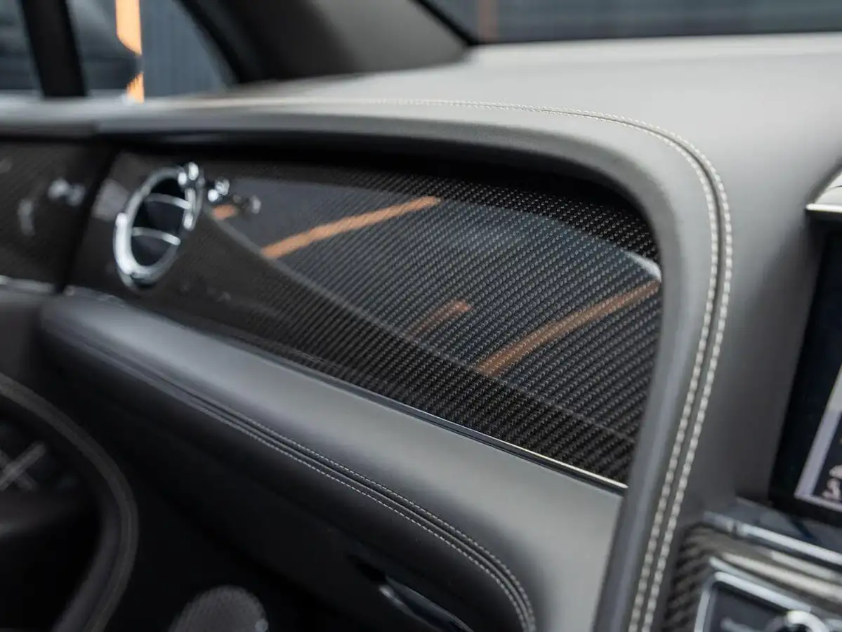 2019-bentley-bentayga-40-v8-big-23