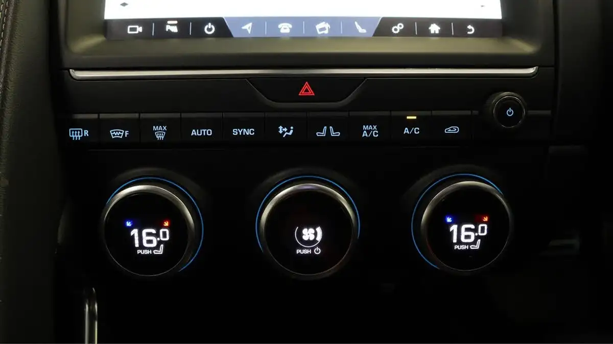 2020-jaguar-e-pace-20-i4d-r-dynamic-s-180ps-awd-auto-big-12