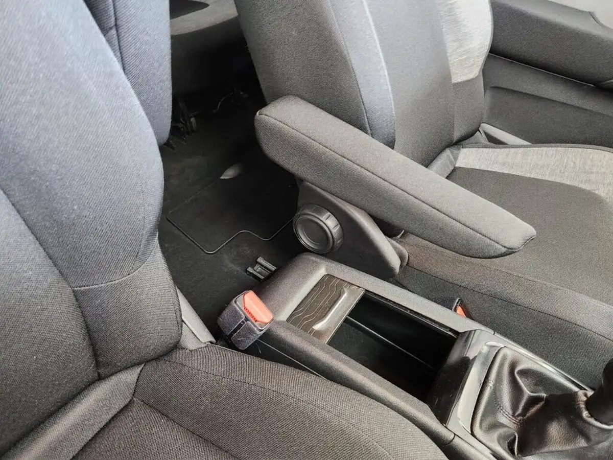 2017-citroen-c4-picasso-16bluehdi-touch-edition-100ps-ss-big-8