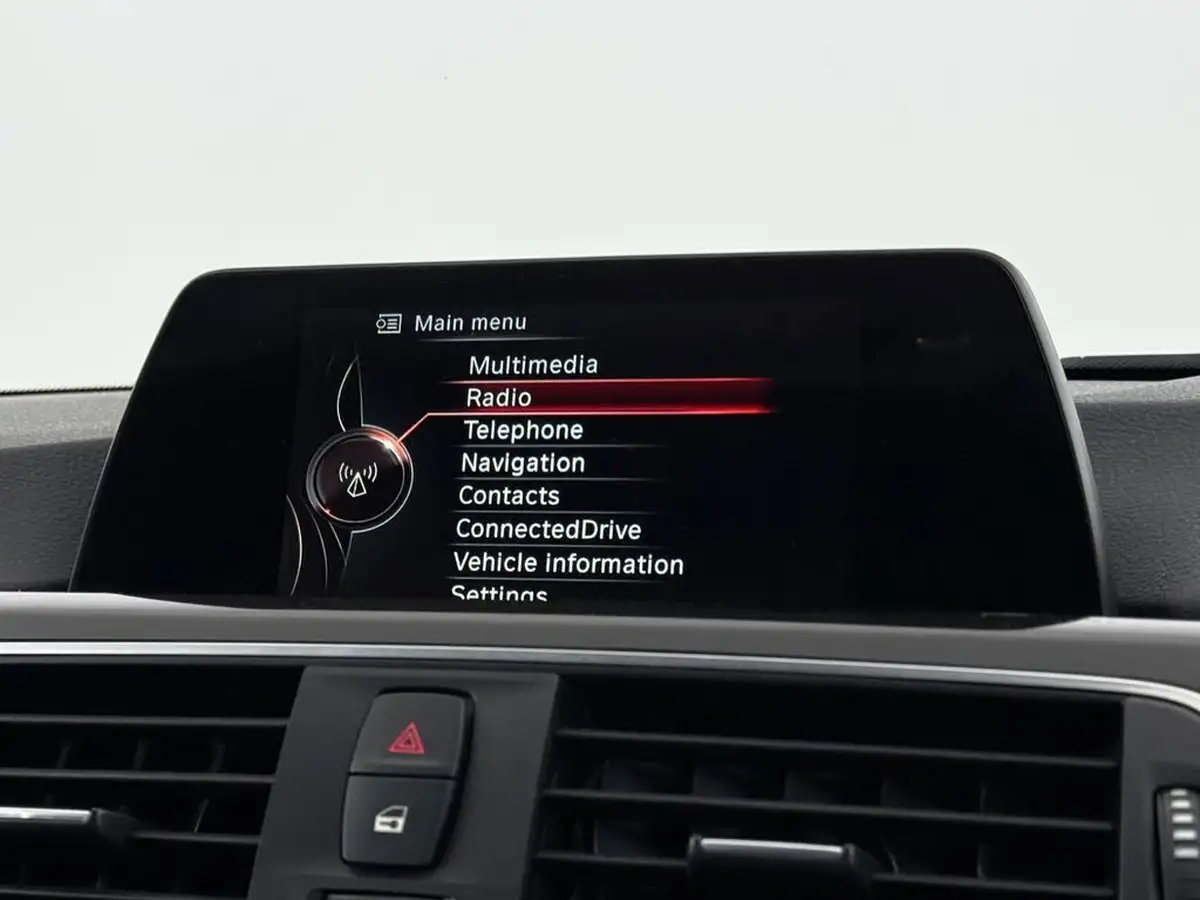 2016-bmw-3-series-15-318i-sport-saloon-4d-big-27