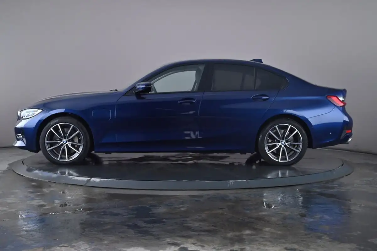 2020-bmw-3-series-20-330e-sport-pro-saloon-4d-big-14