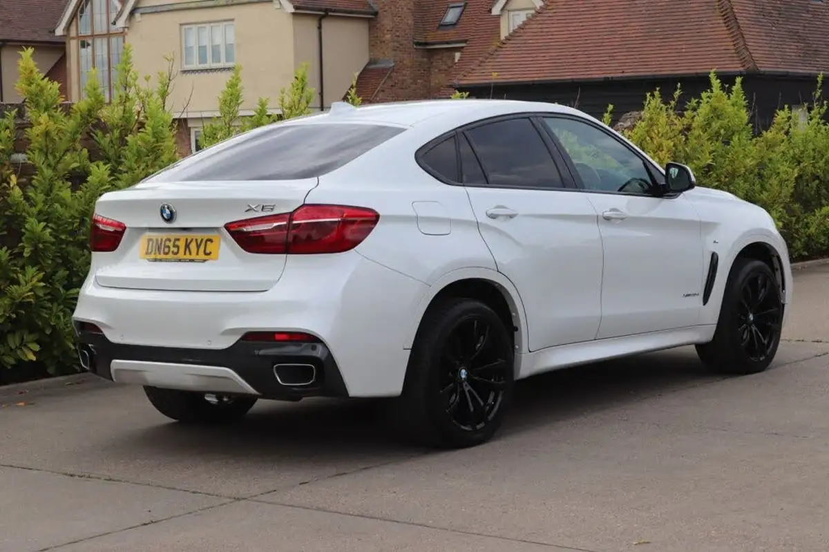 2015-bmw-x6-30td-xdrive30d-m-sport-big-12