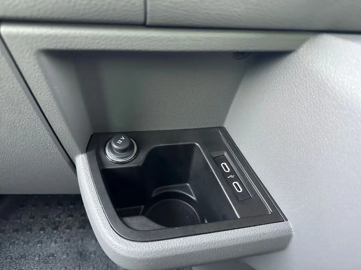2024-volkswagen-transporter-big-26