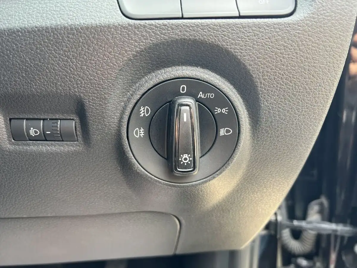 2015-skoda-fabia-12-tsi-se-l-90ps-hatchback-big-47