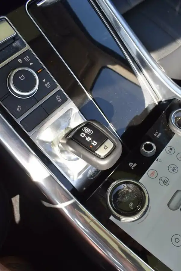 2022-land-rover-range-rover-sport-30-d300-hse-silver-big-24