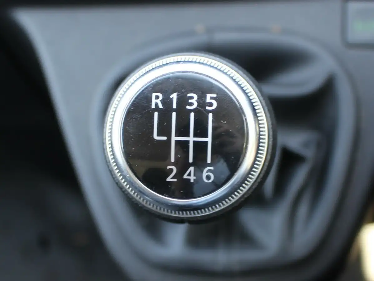 2021-renault-trafic-20dci-ll30-energy-120-business-panel-big-18