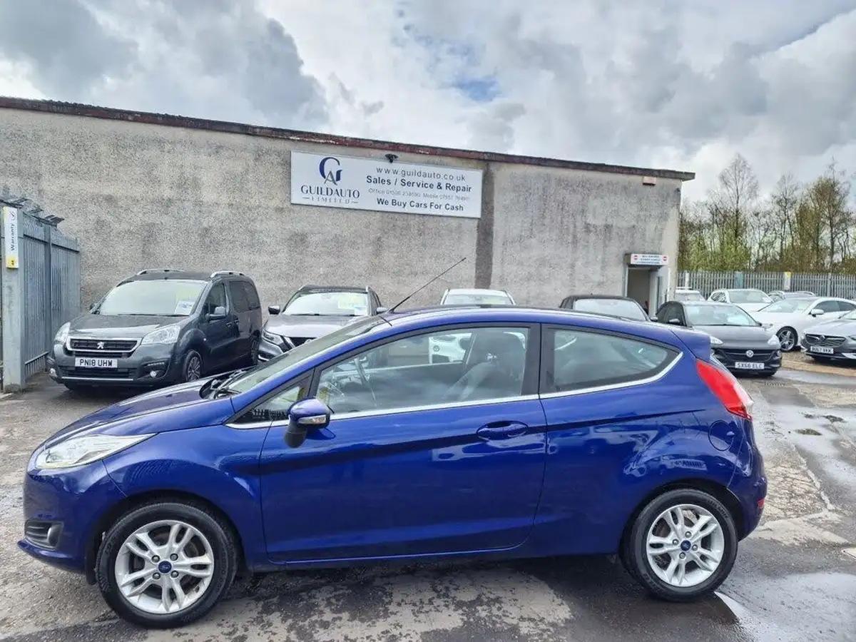 2016-ford-fiesta-125-zetec-3d-big-3