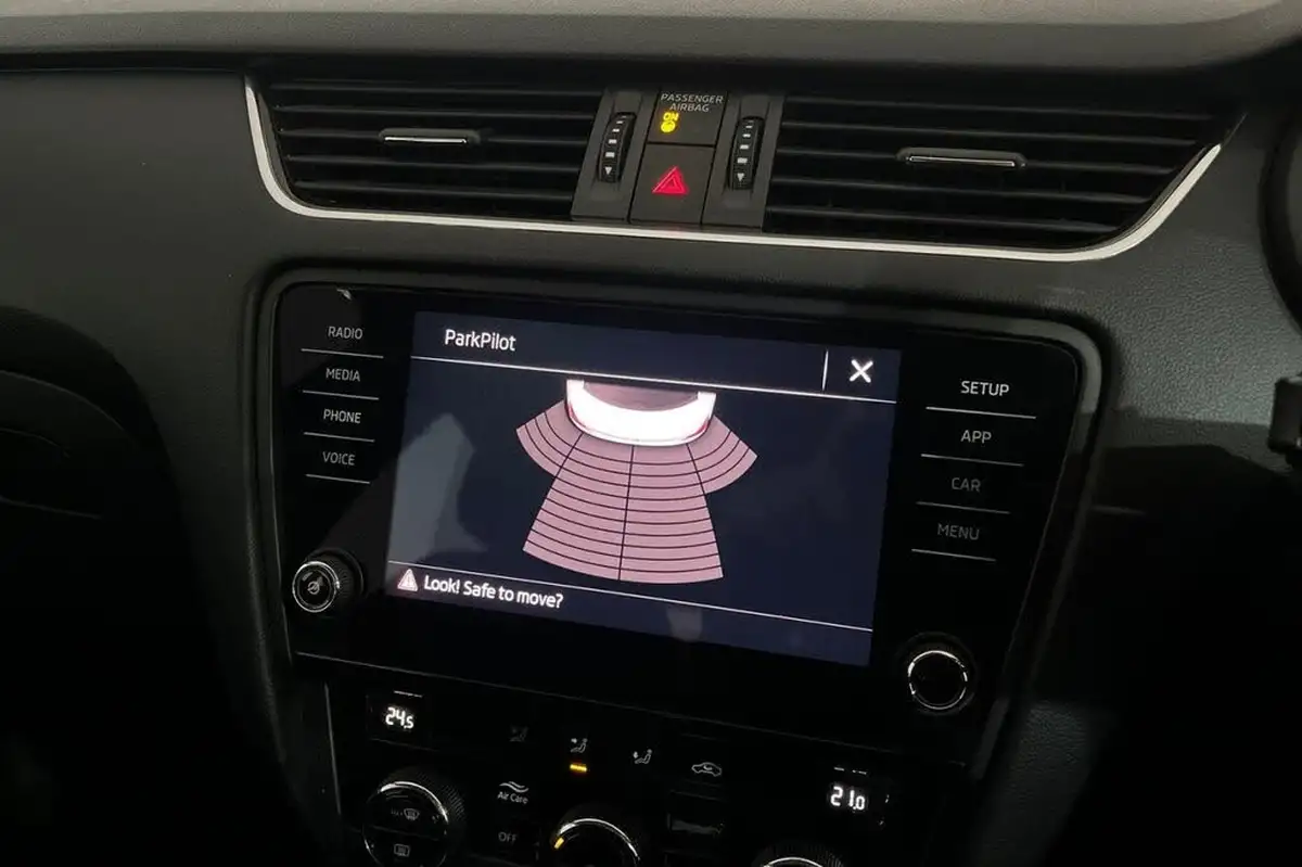 2019-skoda-octavia-16tdi-se-hatchback-dsg-big-15