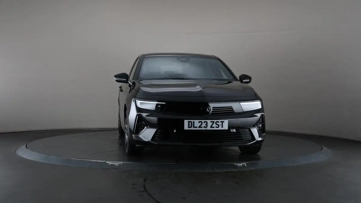2023-vauxhall-astra-12-turbo-gs-hatchback-big-50