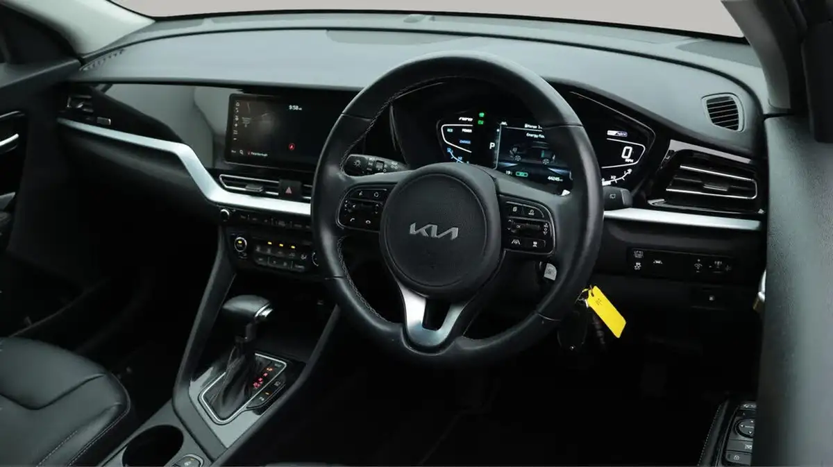 2022-kia-niro-16-gdi-3-156kwh-big-9