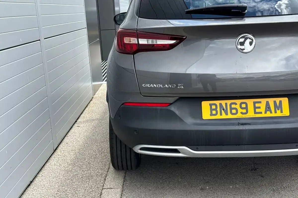 2019-vauxhall-grandland-x-12-elite-nav-big-28