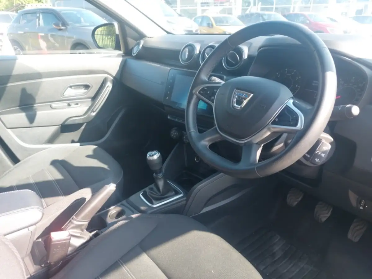 2022-dacia-duster-10-tce-comfort-100bhp-bi-fuel-station-wagon-5d-big-11