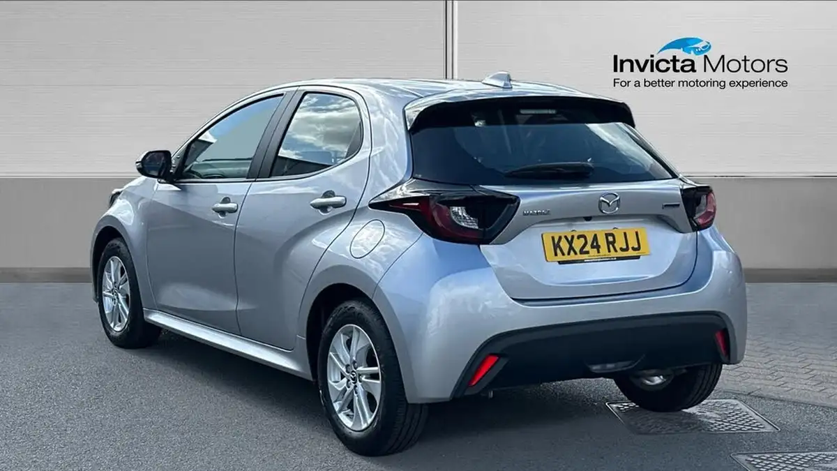 2024-mazda-mazda2-15-centre-line-big-4