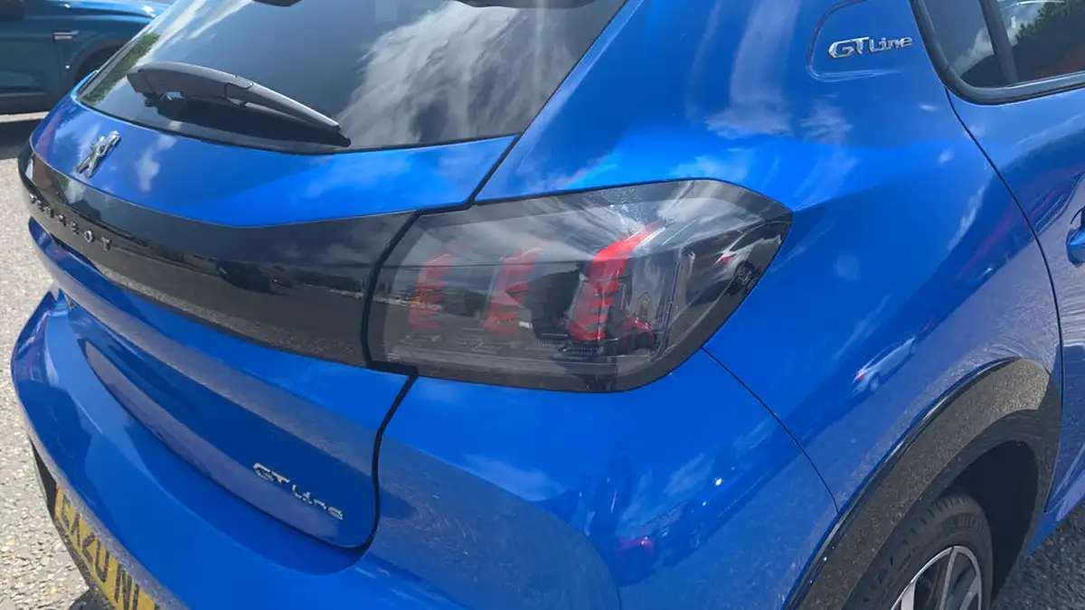 2020-peugeot-208-12-puretech-gt-line-100bhp-eat8-big-44