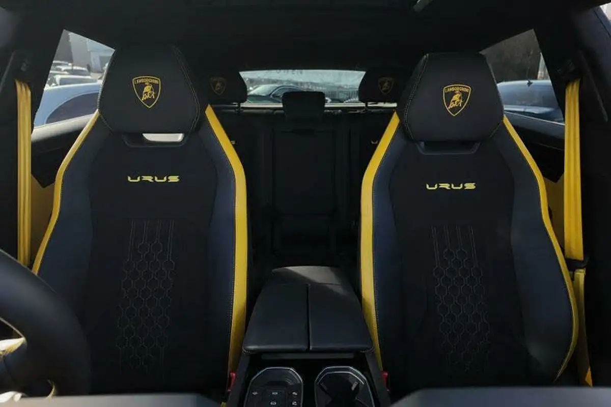 2024-lamborghini-urus-40-no-trim-big-7
