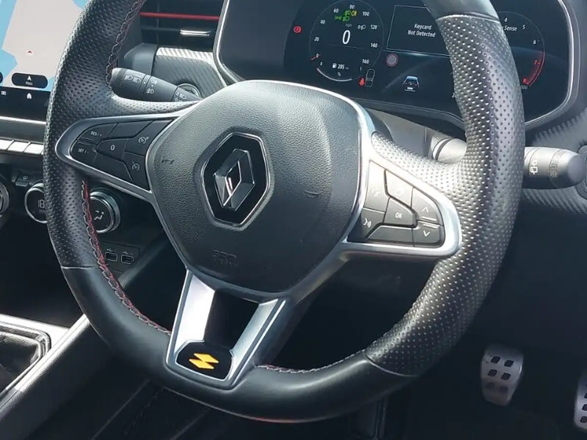 2023-renault-clio-10-tce-rs-line-big-16
