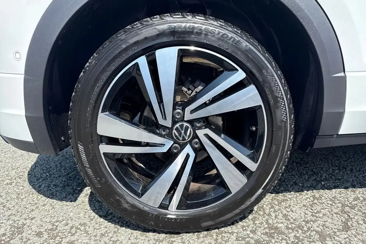 2024-volkswagen-t-roc-15-tsi-r-line-hatchback-5d-dsg-big-23