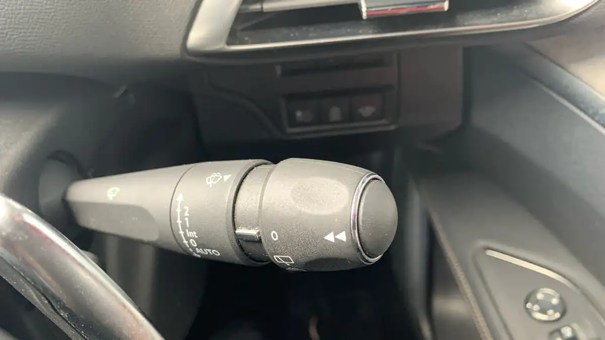 2021-peugeot-3008-suv-16-puretech-gt-225bhp-hybrid-e-eat8-big-27