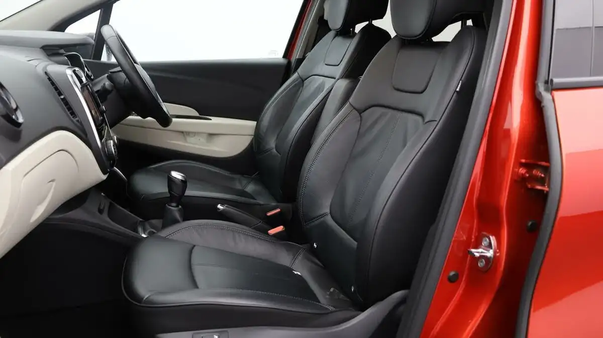 2019-renault-captur-09-tce-gt-line-big-13