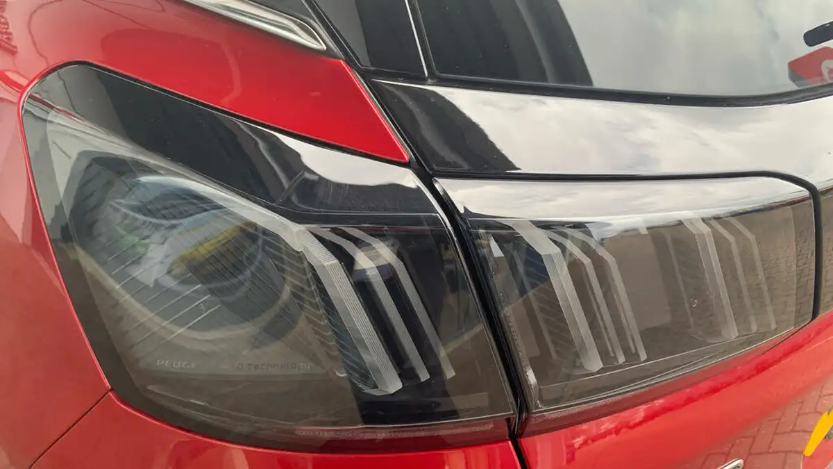 2021-peugeot-3008-suv-16-puretech-gt-225bhp-hybrid-e-eat8-big-51