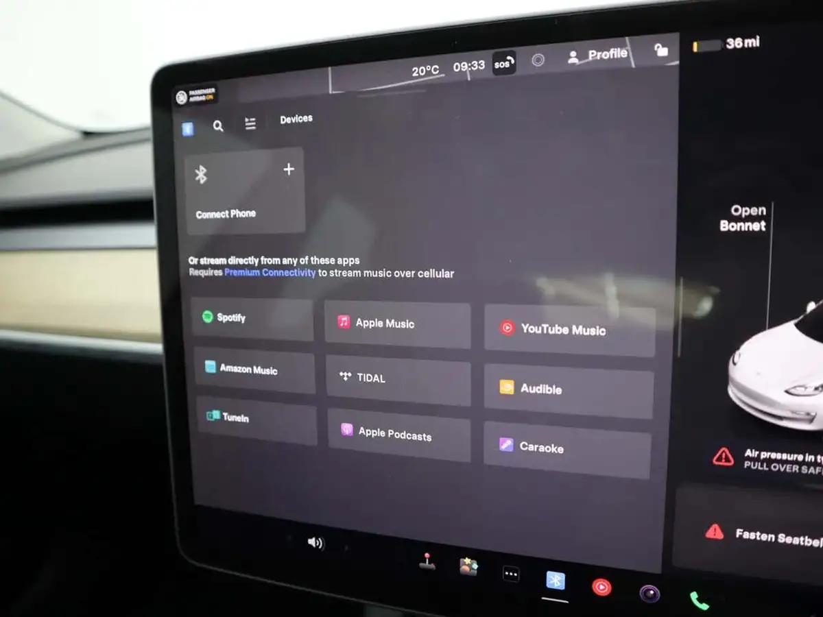 2022-tesla-model-3-e-rwd-big-32