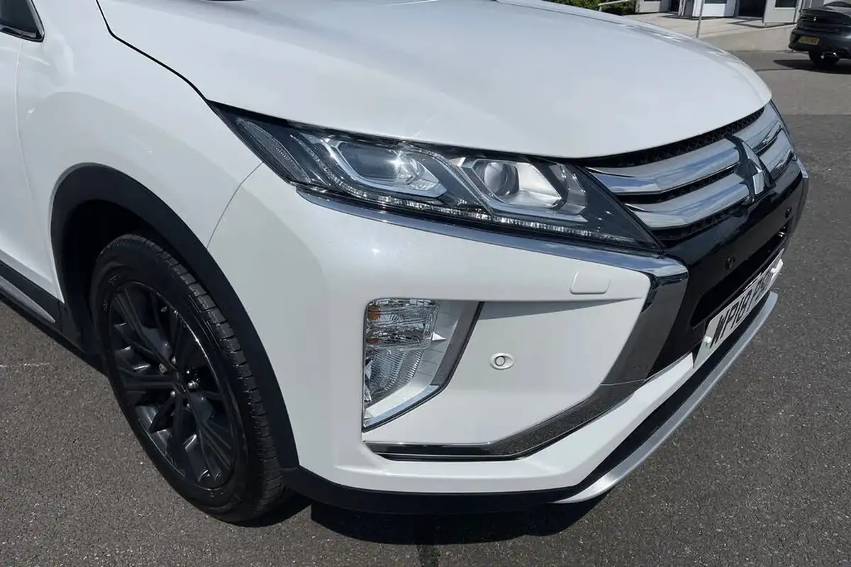 2018-mitsubishi-eclipse-cross-15-4-big-24