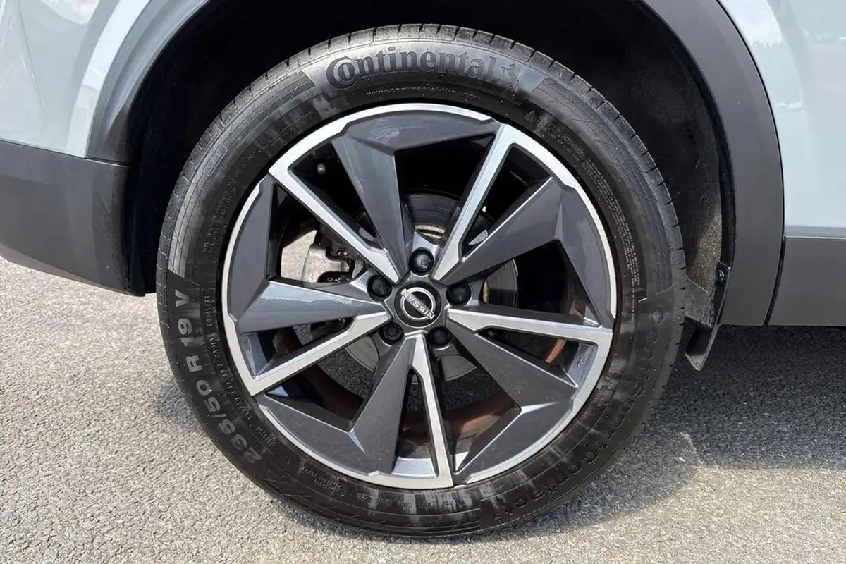 2023-nissan-qashqai-15-tekna-big-20