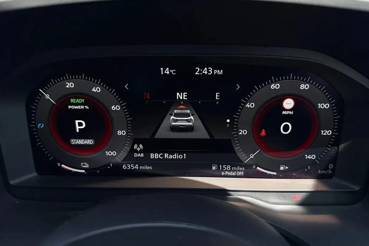 2023-nissan-qashqai-15-tekna-big-44