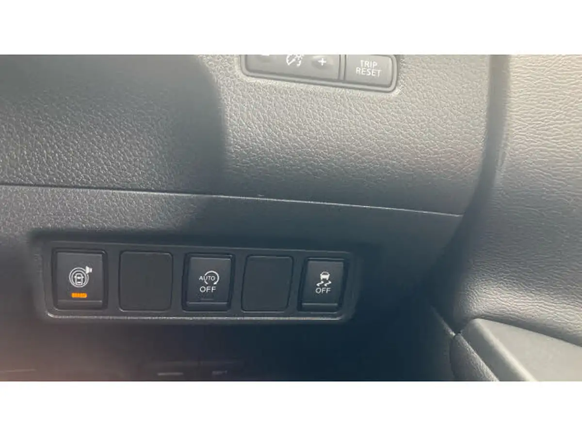 2017-nissan-pulsar-15dci-tekna-big-42